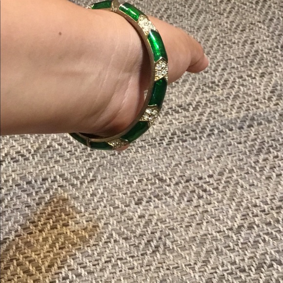 Green /white rhineston arrow design cuff bracelet. - Picture 5 of 5